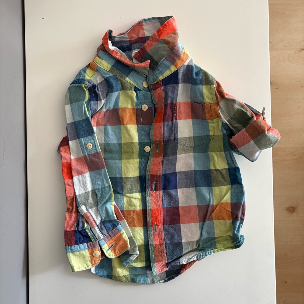 GAP buttoned plaid shirt